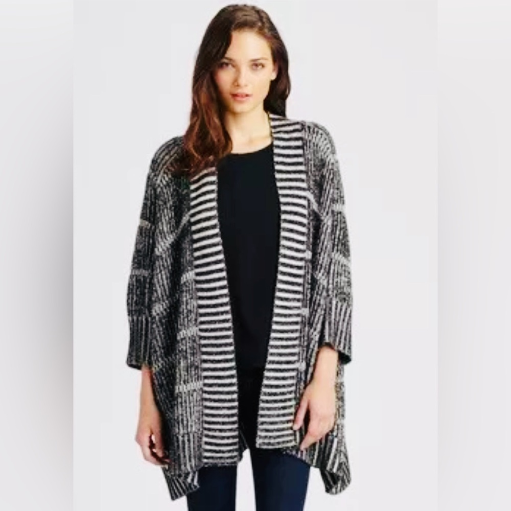 Alice & Olivia Nera Black & White Chunky Knit Cardigan Sweater